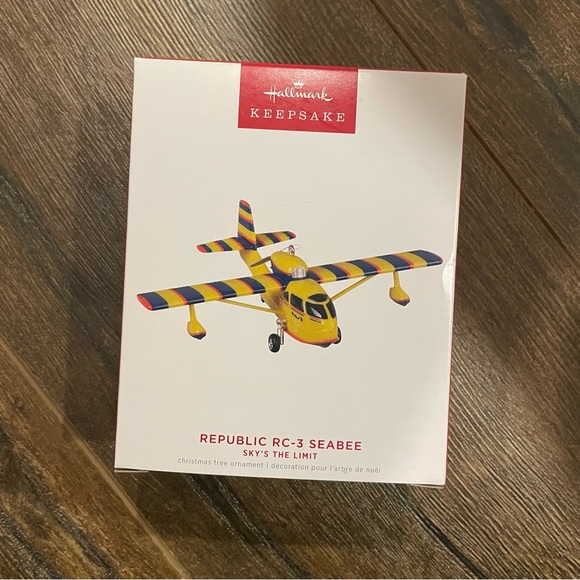 Hallmark Keepsake Ornament 2022 - Republic RC-3 Seabee Sky's the Limit Series - Picture 1 of 4